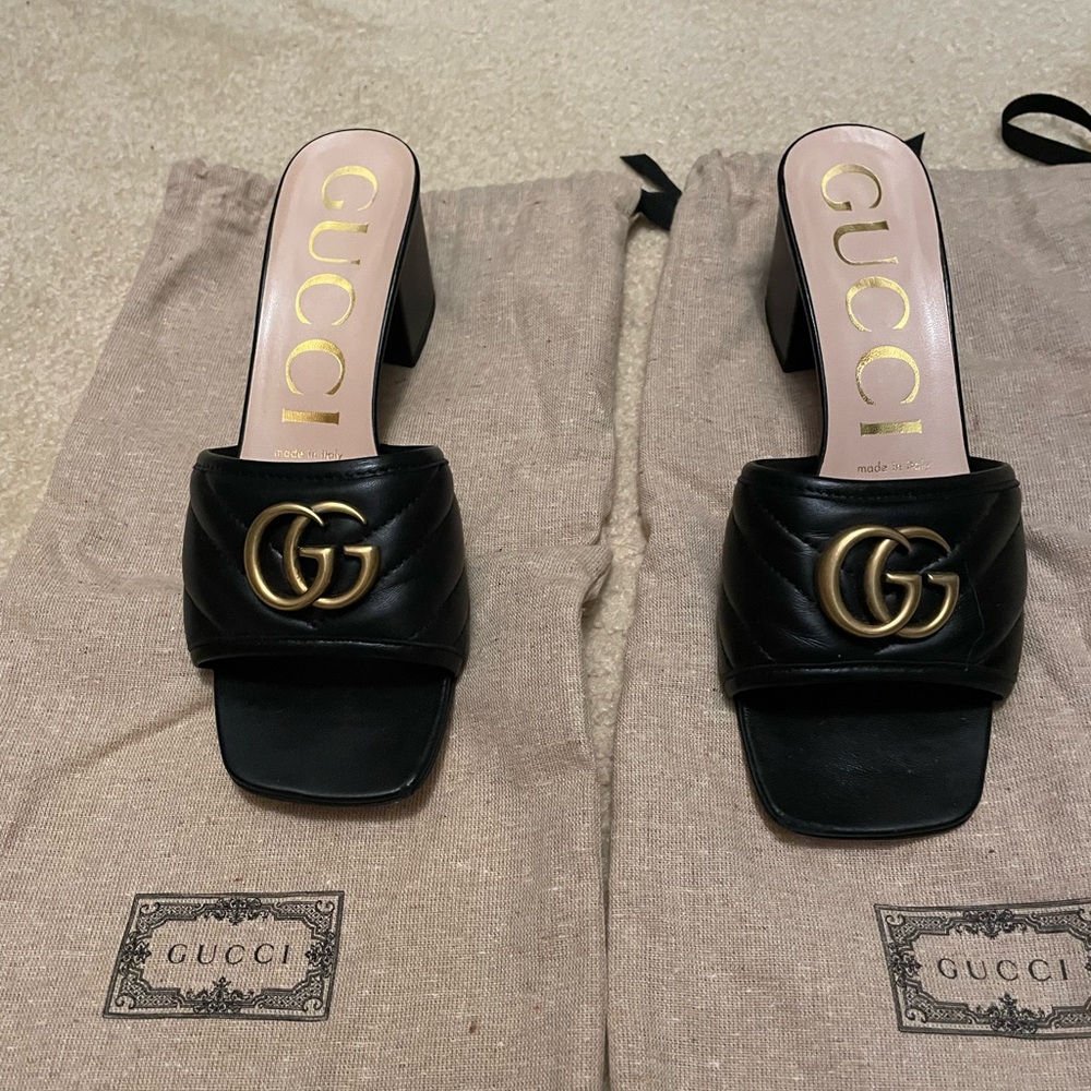 Gucci Black GG Chevron Matelassé Slide Sandal - Picture 2 of 3
